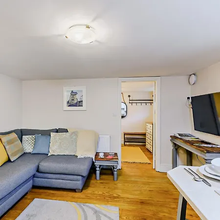1 Bed In 93087